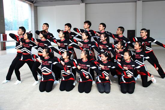 开云电竞官网_拜仁为诺伊尔下血本nbsp;转会费+四年薪水共5000万(图2) 开云电竞官网